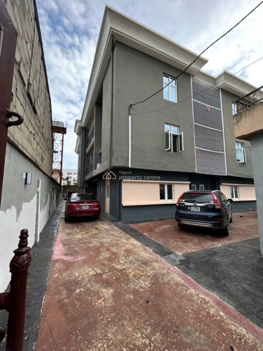 Newly Renovated 3 Bedroom Flat, Chevy View Estate, Chevron, Lekki, Lagos, Flat / Apartment for Rent