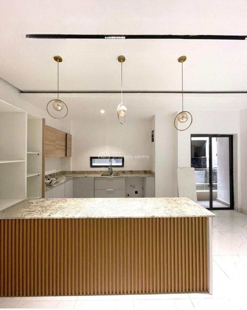 Tastefully Finished Luxury 3bed Penthouse, Lekki Phase 1, Lekki, Lagos, Flat / Apartment for Sale