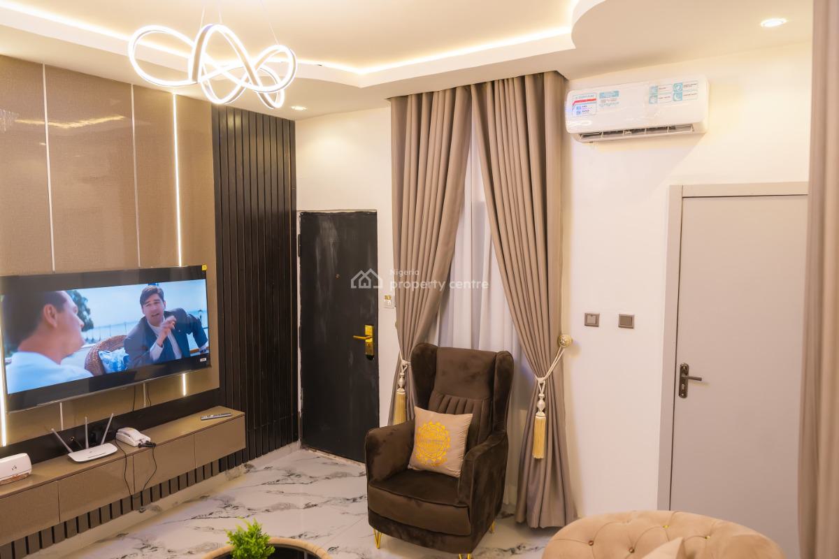 Queens Suite: Luxurious Mini Flat/apartment Well Furnished, 1 Demi Bright Street, Off Okoloba Street, Jakpa Road, Effurun, Uvwie, Delta, Mini Flat (room and Parlour) Short Let