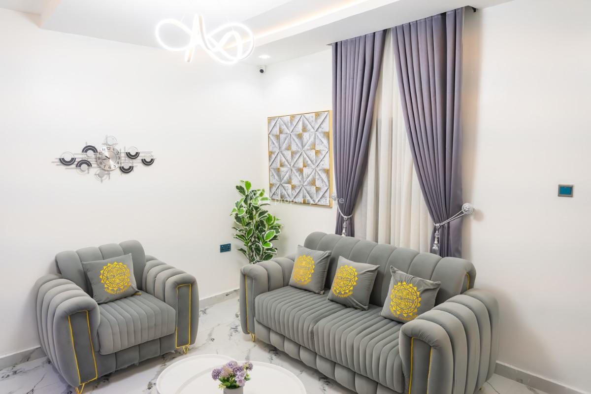 Onyx Suite: Luxurious Mini Flat, Well Furnished and Decorated, 1 Demi Bright Street, Off Okoloba Street, Jakpa Road, Effurun, Uvwie, Delta, Mini Flat (room and Parlour) Short Let