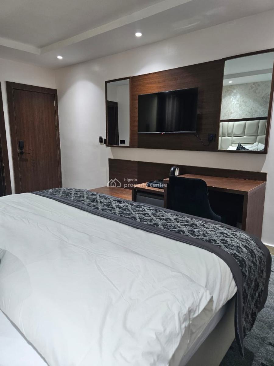 Aniluxe Super Superior 1 Bedroom Apartment with Free Breakfast, Babafemi Ogundipe Boulevard, Wuye, Abuja, Flat / Apartment Short Let