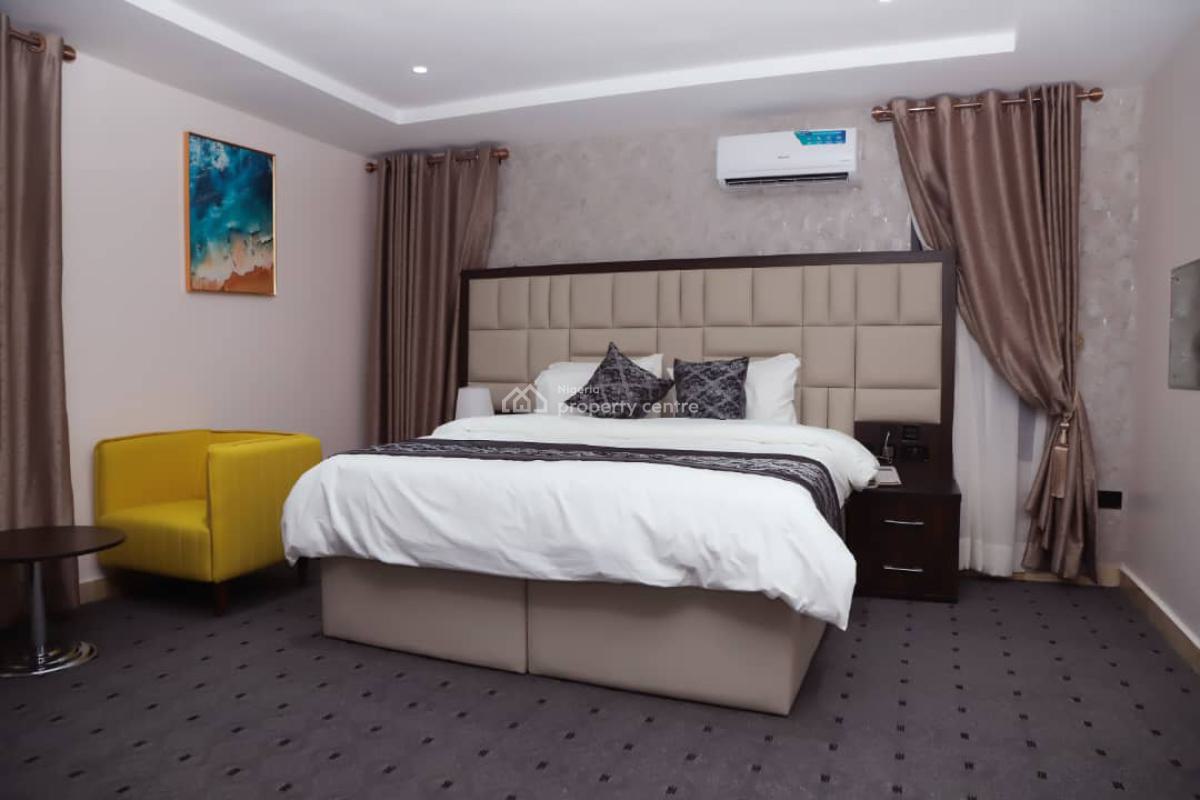 Aniluxe Superior Suite 1 Bedroom Apartment with Free Breakfast, Babafemi Ogundipe Boulevard, Wuye, Abuja, Flat / Apartment Short Let
