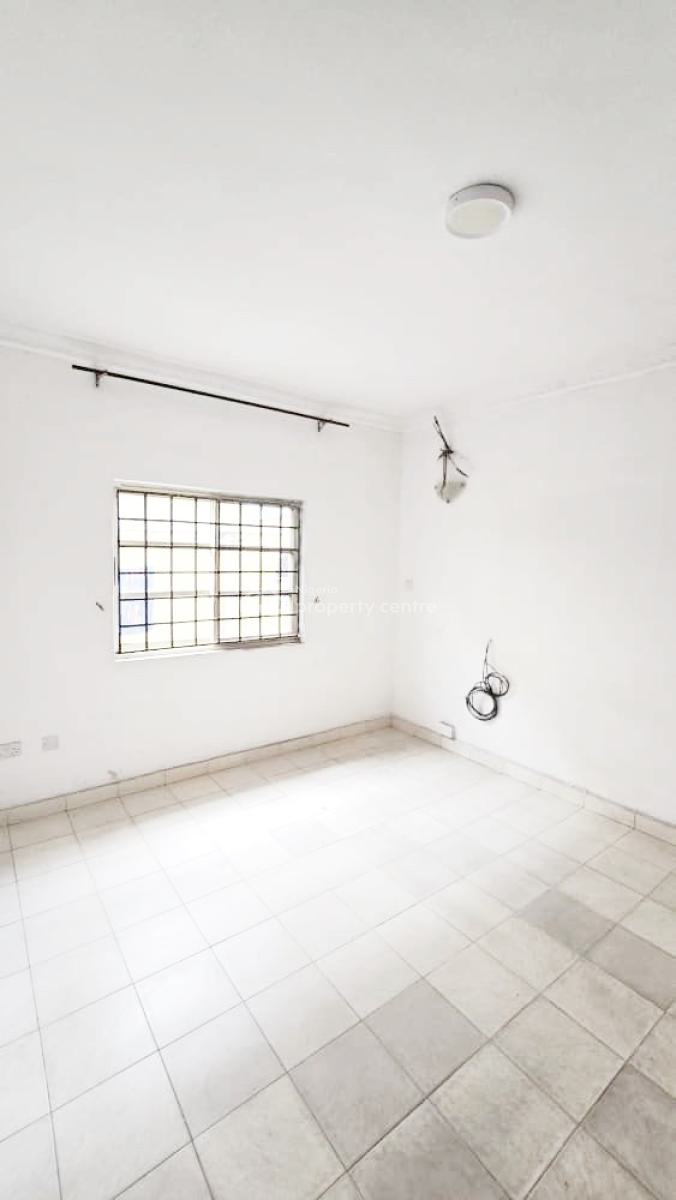 a Well Maintained Spacious 3 Bedroom Flat, Omole Phase 2, Ikeja, Lagos, Flat / Apartment for Rent