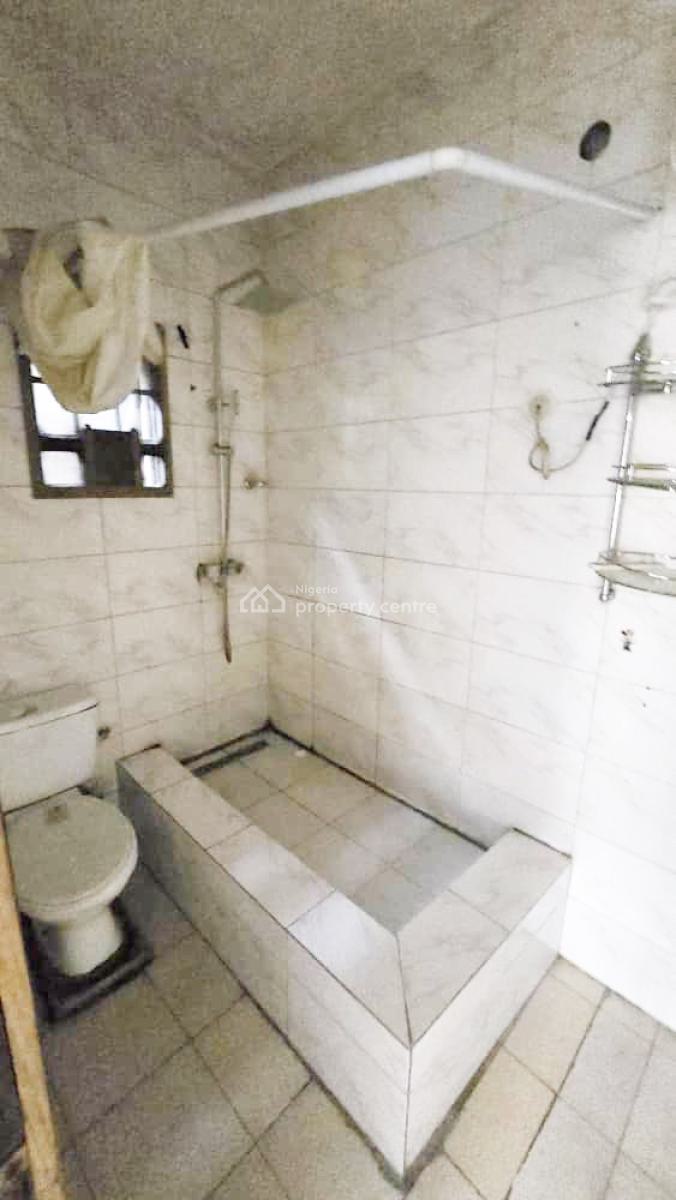 a Well Maintained Spacious 3 Bedroom Flat, Omole Phase 2, Ikeja, Lagos, Flat / Apartment for Rent