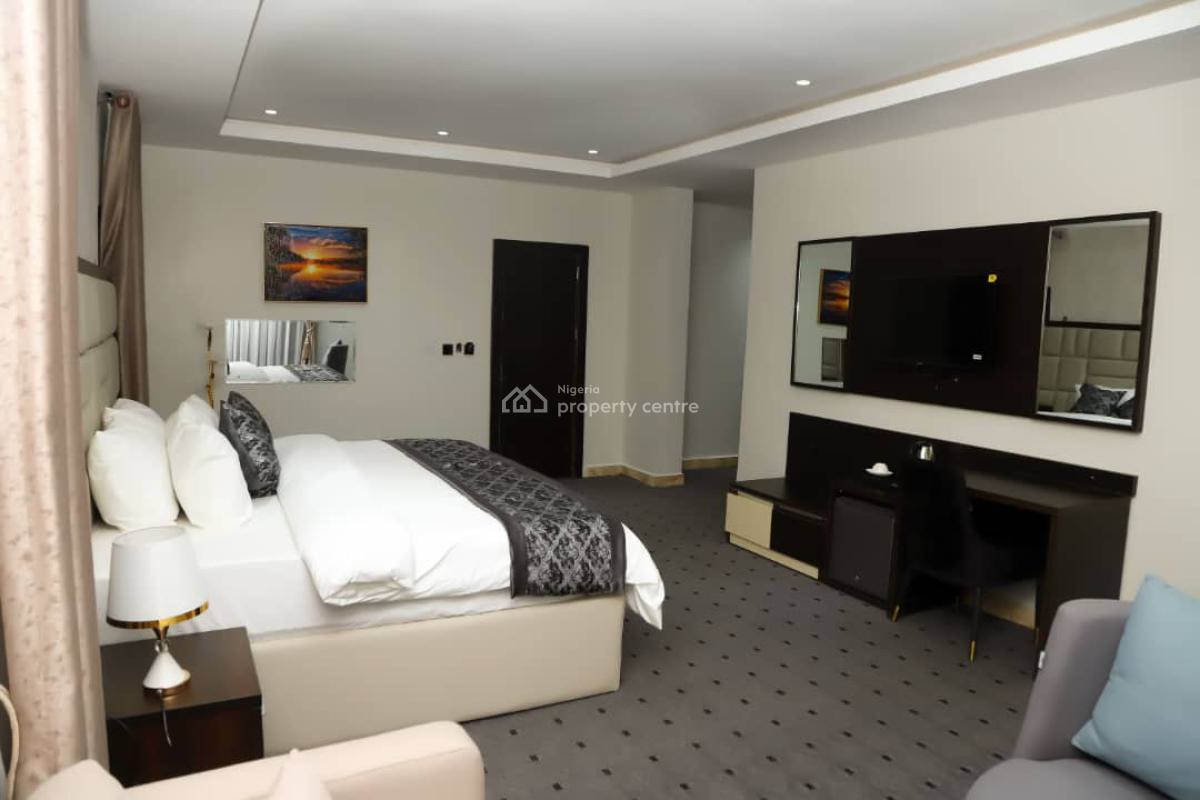 Aniluxe Royal Deluxe 1 Bedroom Apartment with Free Breakfast, Babafemi Ogundipe Boulevard, Wuye, Abuja, Flat / Apartment Short Let