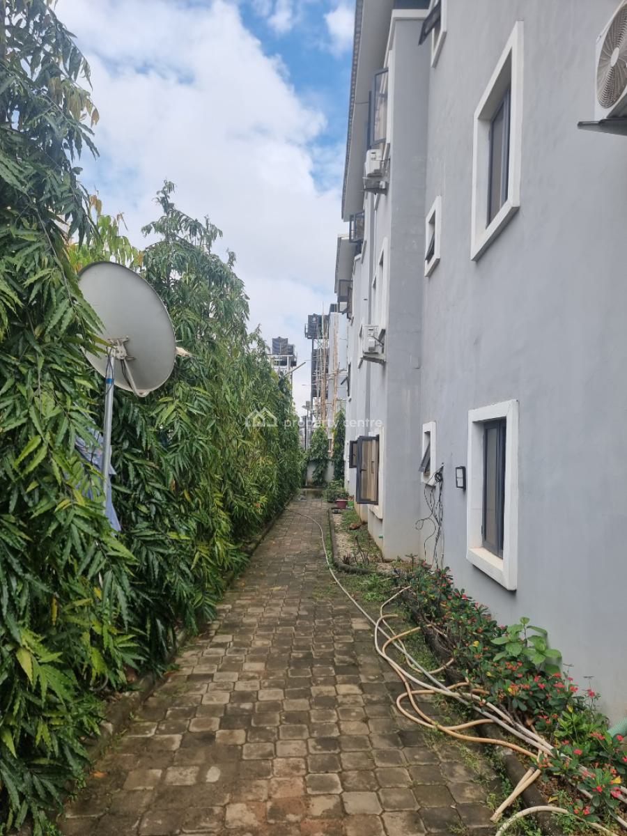 6 Units of 3 Bedrooms Luxurious Flats with Boys Quarters Each, Ken Nnamani Crescent, Wuye, Abuja, Block of Flats for Sale