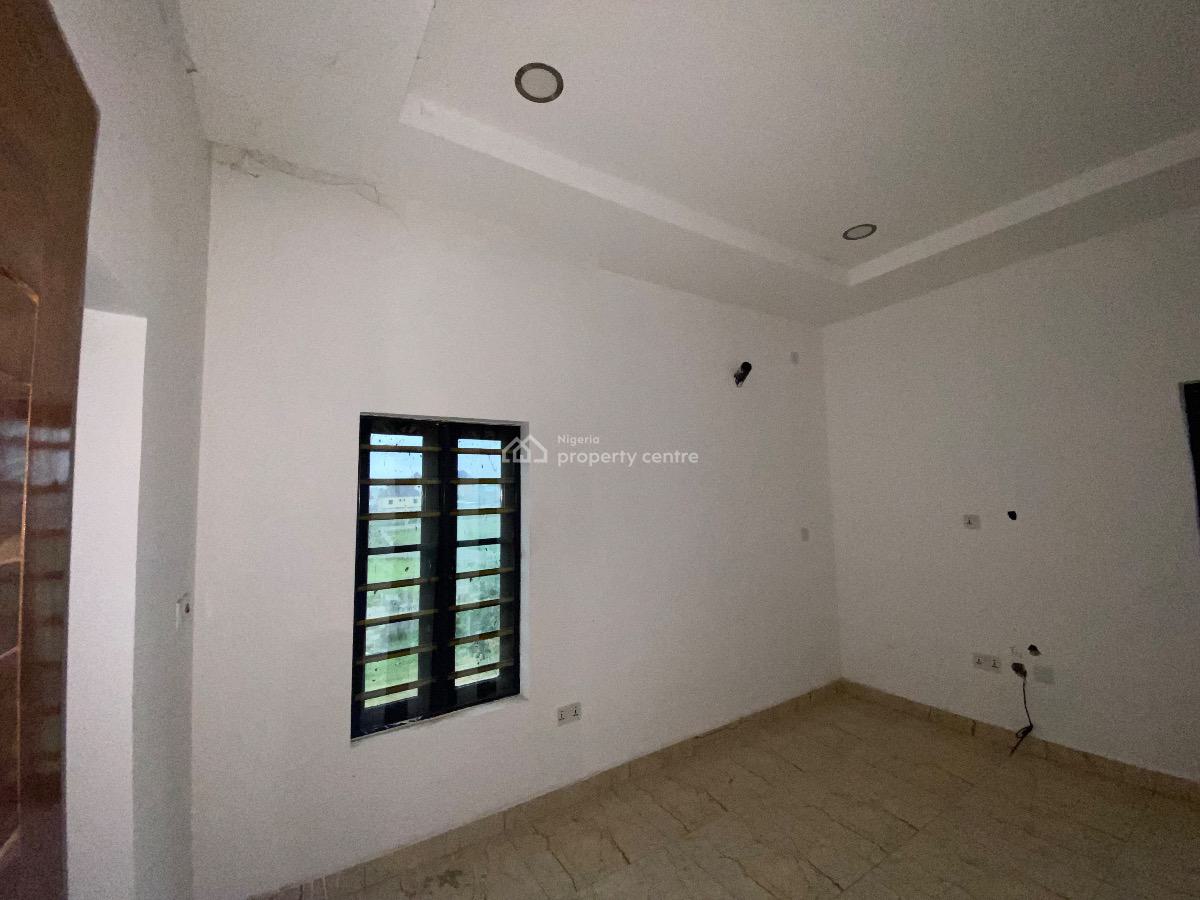Luxury 3 Bedrooms, Lugbe District, Abuja, Terraced Duplex for Sale