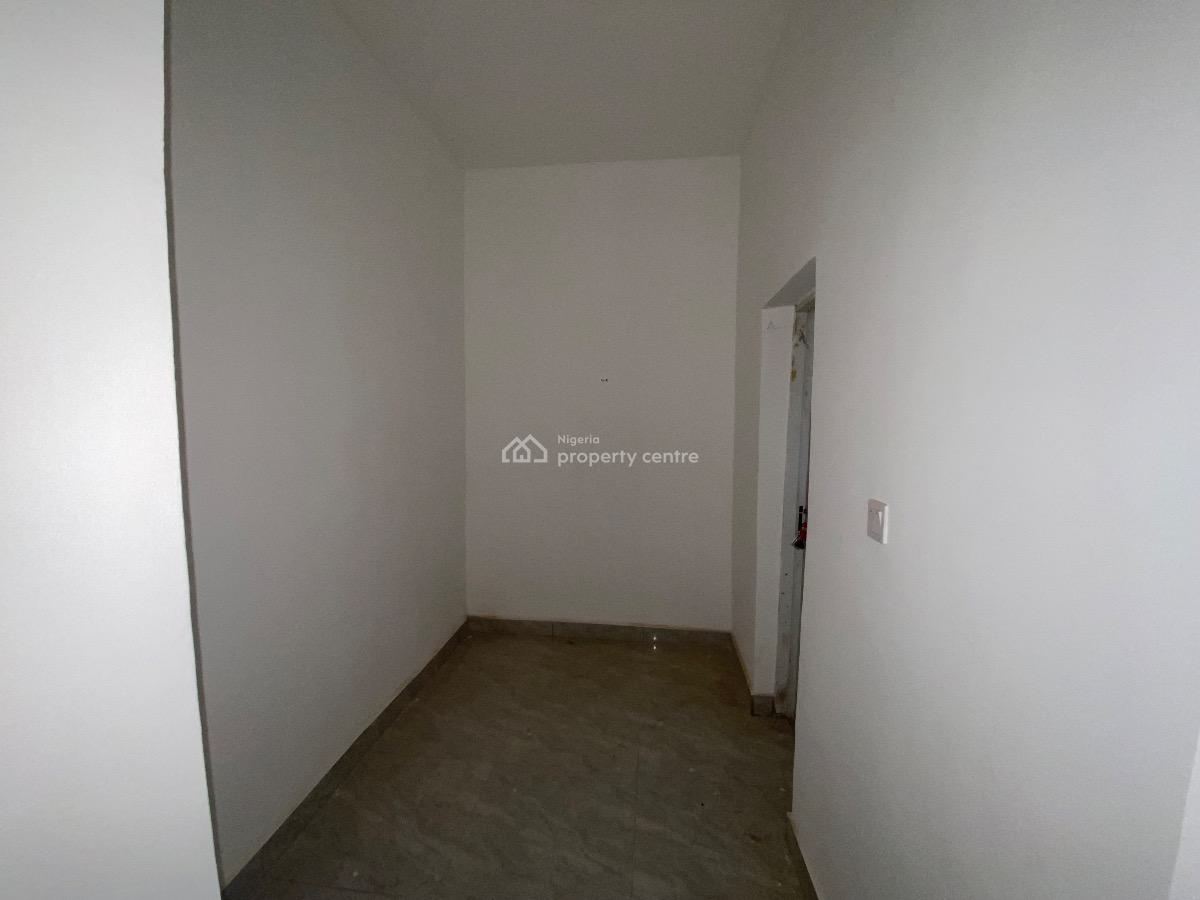 Luxury 3 Bedrooms, Lugbe District, Abuja, Terraced Duplex for Sale
