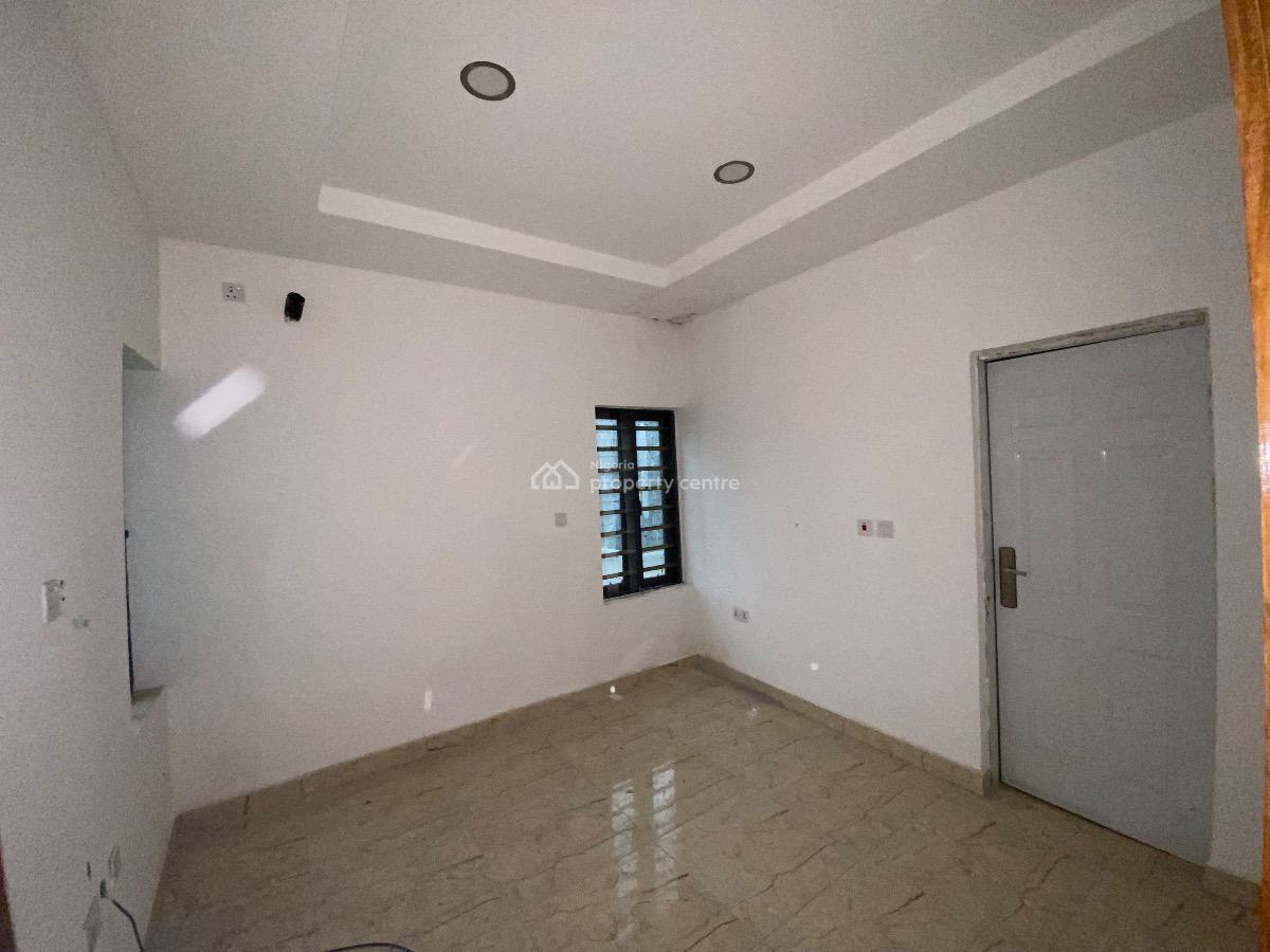 Luxury 3 Bedrooms, Lugbe District, Abuja, Terraced Duplex for Sale
