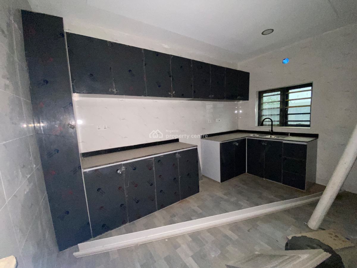 Luxury 3 Bedrooms, Lugbe District, Abuja, Terraced Duplex for Sale