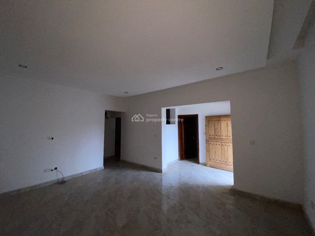 Luxury 3 Bedrooms, Lugbe District, Abuja, Terraced Duplex for Sale