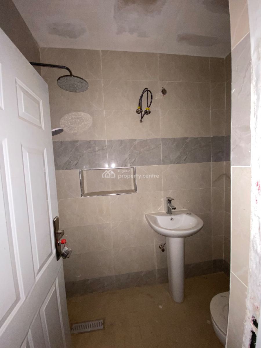 Luxury 3 Bedrooms, Lugbe District, Abuja, Terraced Duplex for Sale