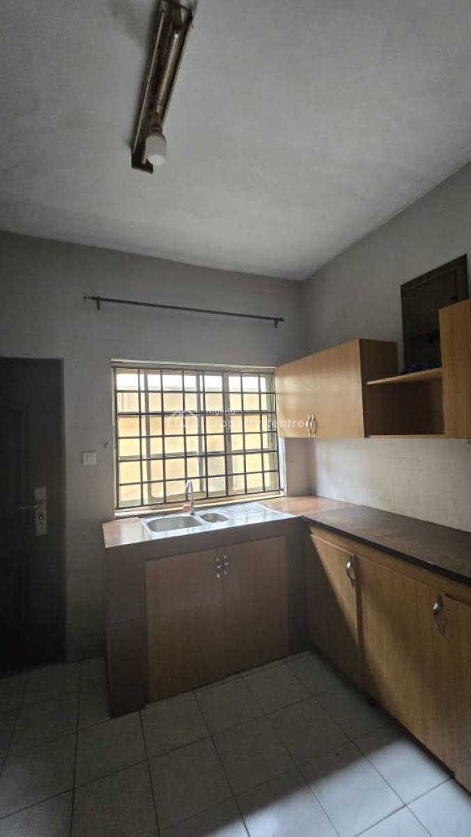 Decent Nearly Used 3 Bedroom Flat, Omole Phase 2, Ikeja, Lagos, House for Rent