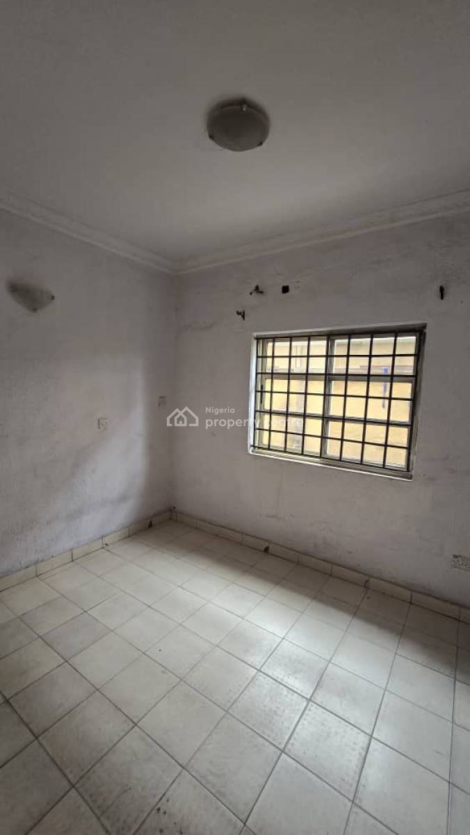 Decent Nearly Used 3 Bedroom Flat, Omole Phase 2, Ikeja, Lagos, House for Rent
