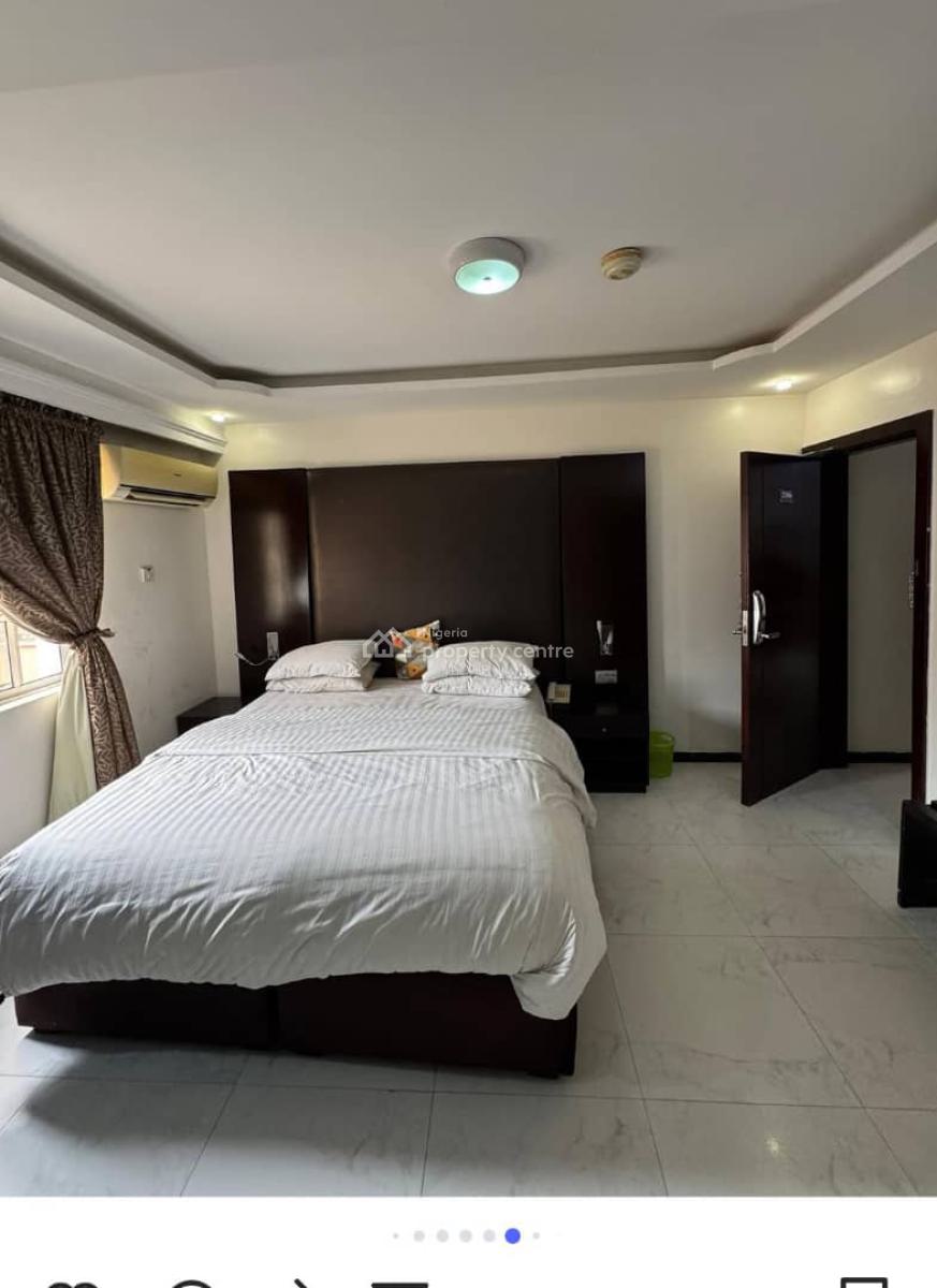 Commercial Detached Duplex of 17 Bedrooms Fitted Kitchen with Amenities, Lekki Phase 1, Lekki, Lagos, Detached Duplex for Rent