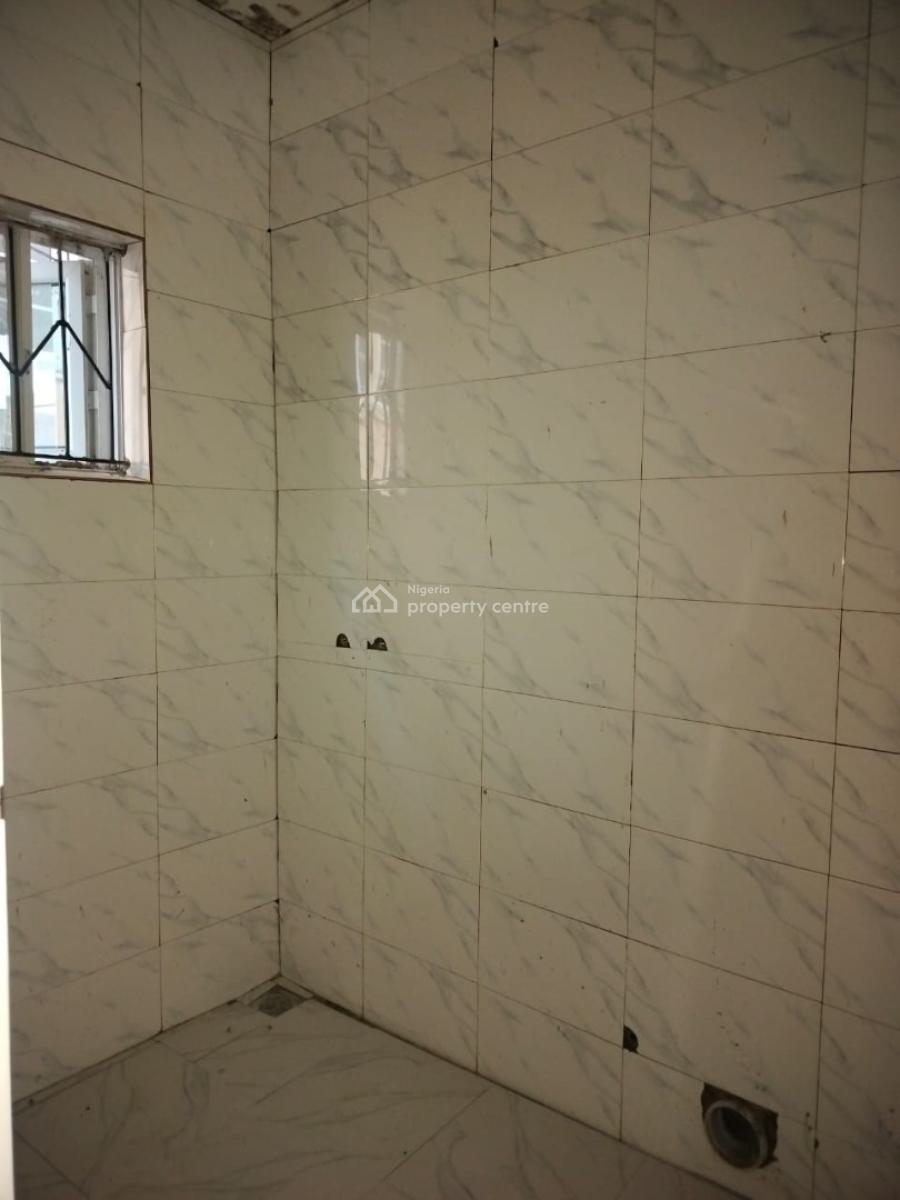 Spacious 2 Bedroom Flat, Maryland, Lagos, Flat / Apartment for Rent