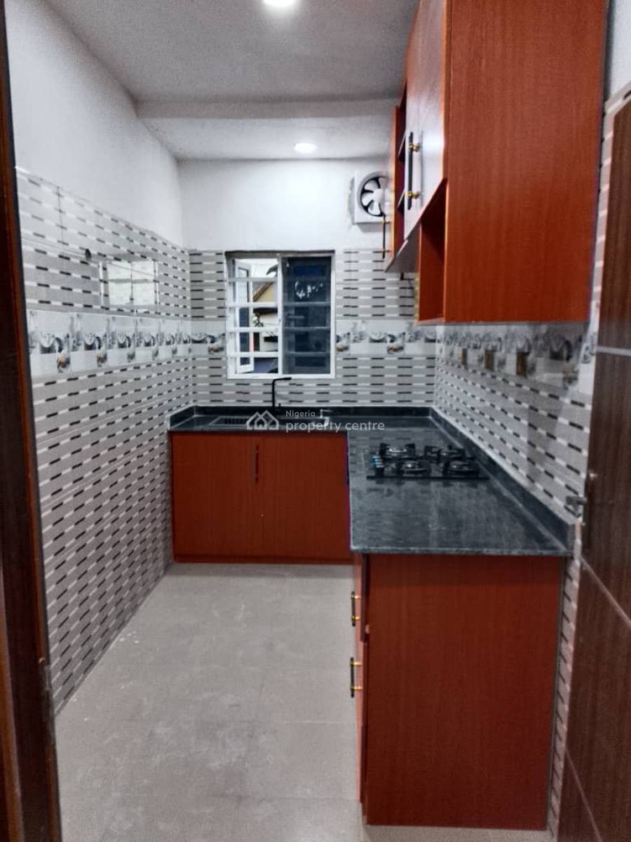 2 Bedroom Flat All Rooms En-suite, Omole Phase 2, Ikeja, Lagos, Flat / Apartment for Rent