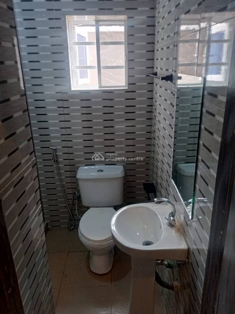 2 Bedrooms Flat, All Rooms En-suite, Omole Phase 2, Ikeja, Lagos, Flat / Apartment for Rent