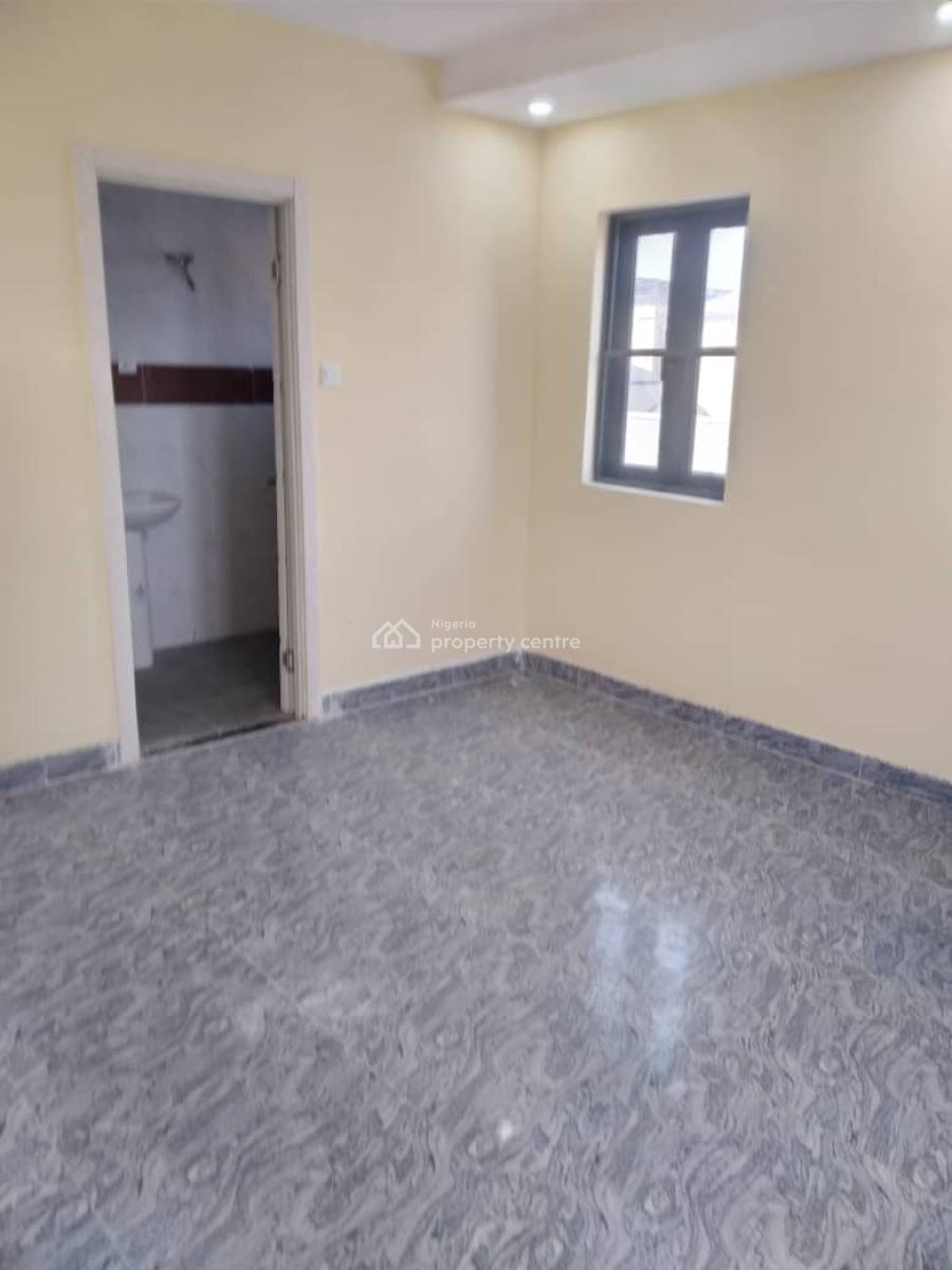 3bedroom Flat Apartment (3rd Floor) with Bq Inside a Gated a, Before Chevron Tollgate, Lekki, Lagos, Flat / Apartment for Sale