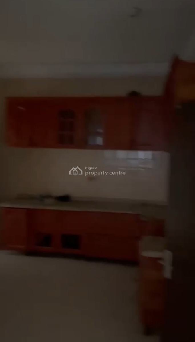 Just Out, Clean 3 Bedroom Flat, Ground Floor, Tarred Road, Tarred Road, Mabushi, Abuja, Flat / Apartment for Rent
