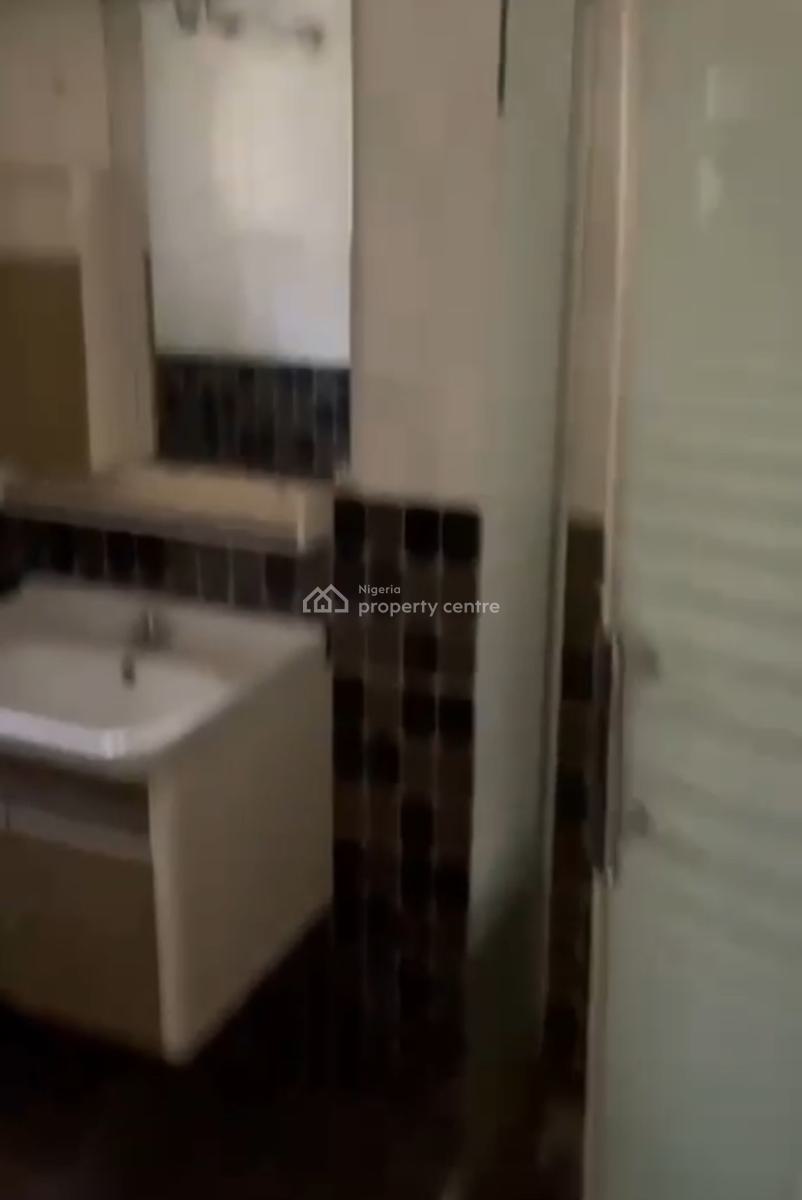 Just Out, Clean 3 Bedroom Flat, Ground Floor, Tarred Road, Tarred Road, Mabushi, Abuja, Flat / Apartment for Rent