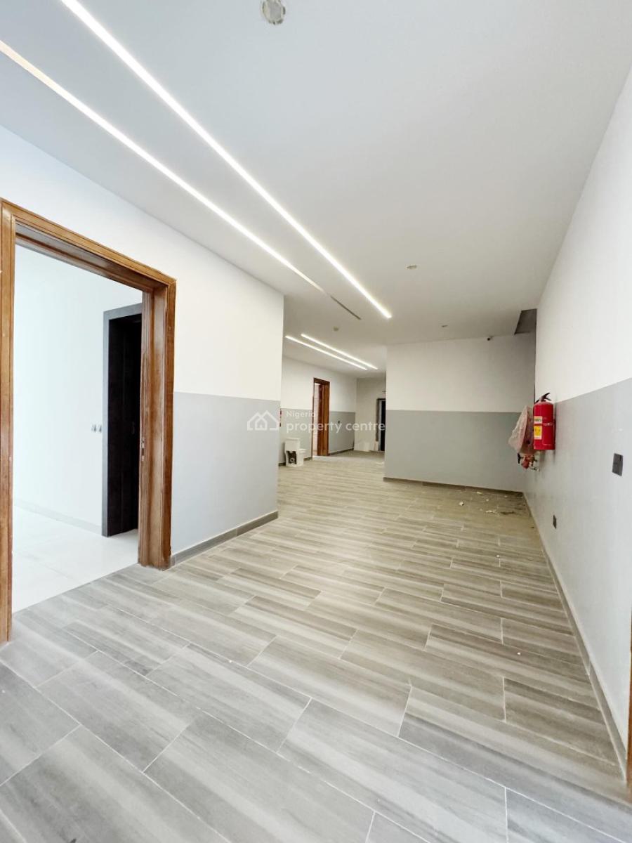 Lovely 2 Bedroom Apartment with Bq, Lekki Phase 1, Lekki, Lagos, Block of Flats for Sale