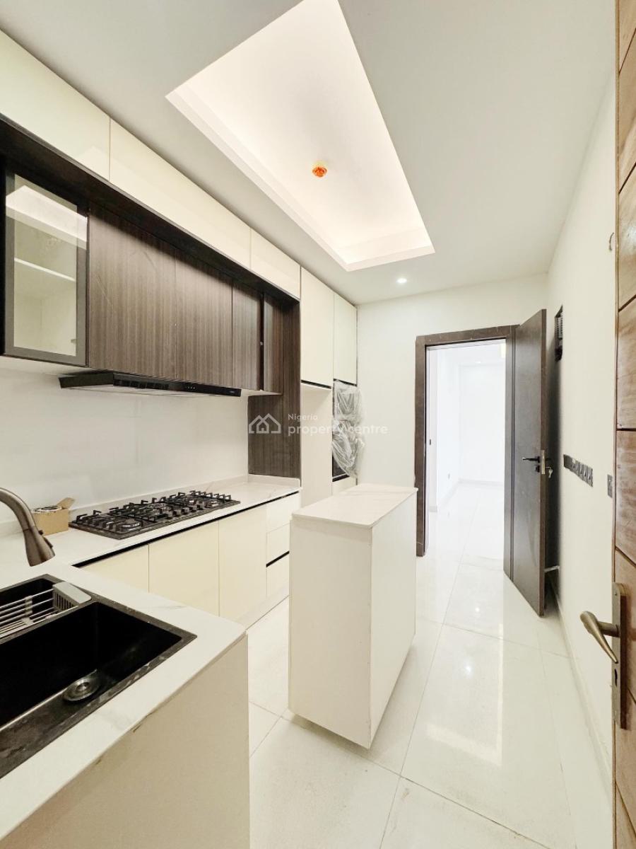 Lovely 2 Bedroom Apartment with Bq, Lekki Phase 1, Lekki, Lagos, Block of Flats for Sale