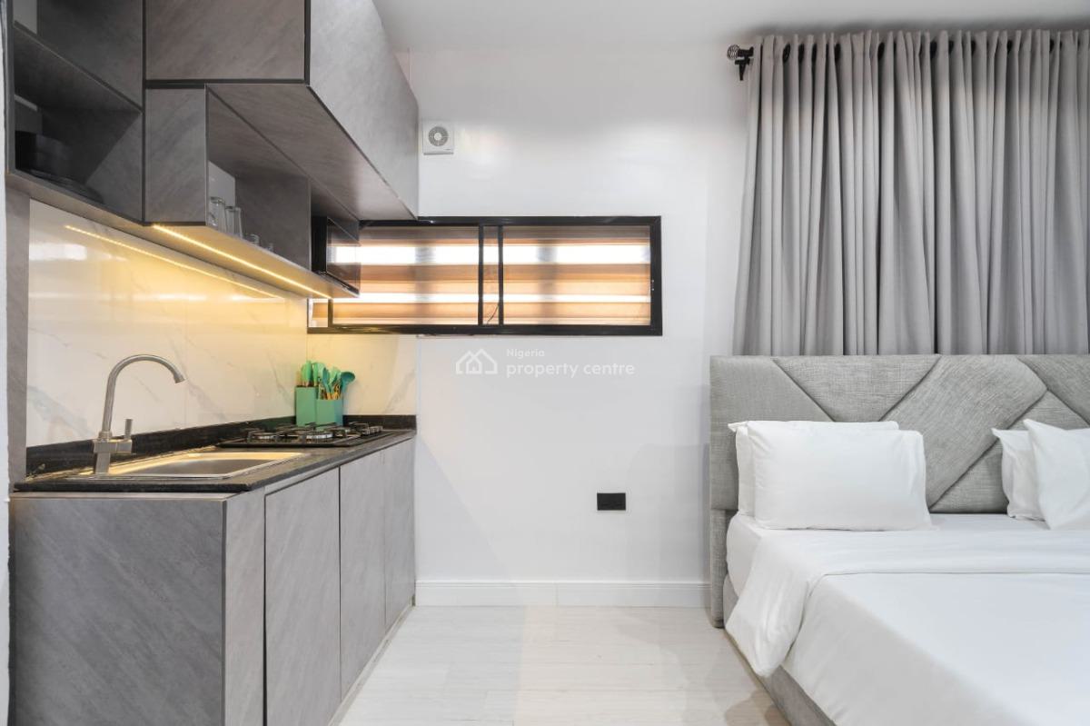 Luxury Studio Apartment with Swimming Pool and Gym, Lekki Phase 1, Lekki, Lagos, Flat / Apartment Short Let