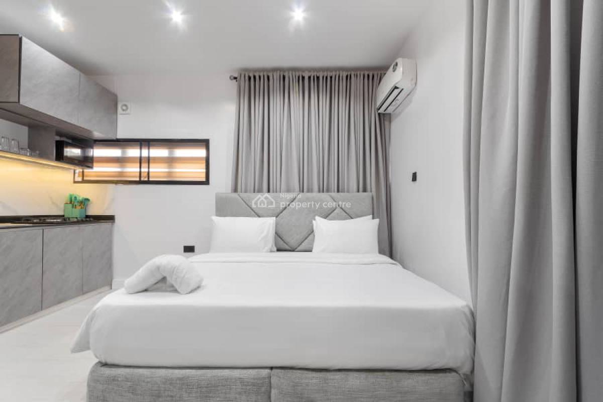 Luxury Studio Apartment with Swimming Pool and Gym, Lekki Phase 1, Lekki, Lagos, Flat / Apartment Short Let