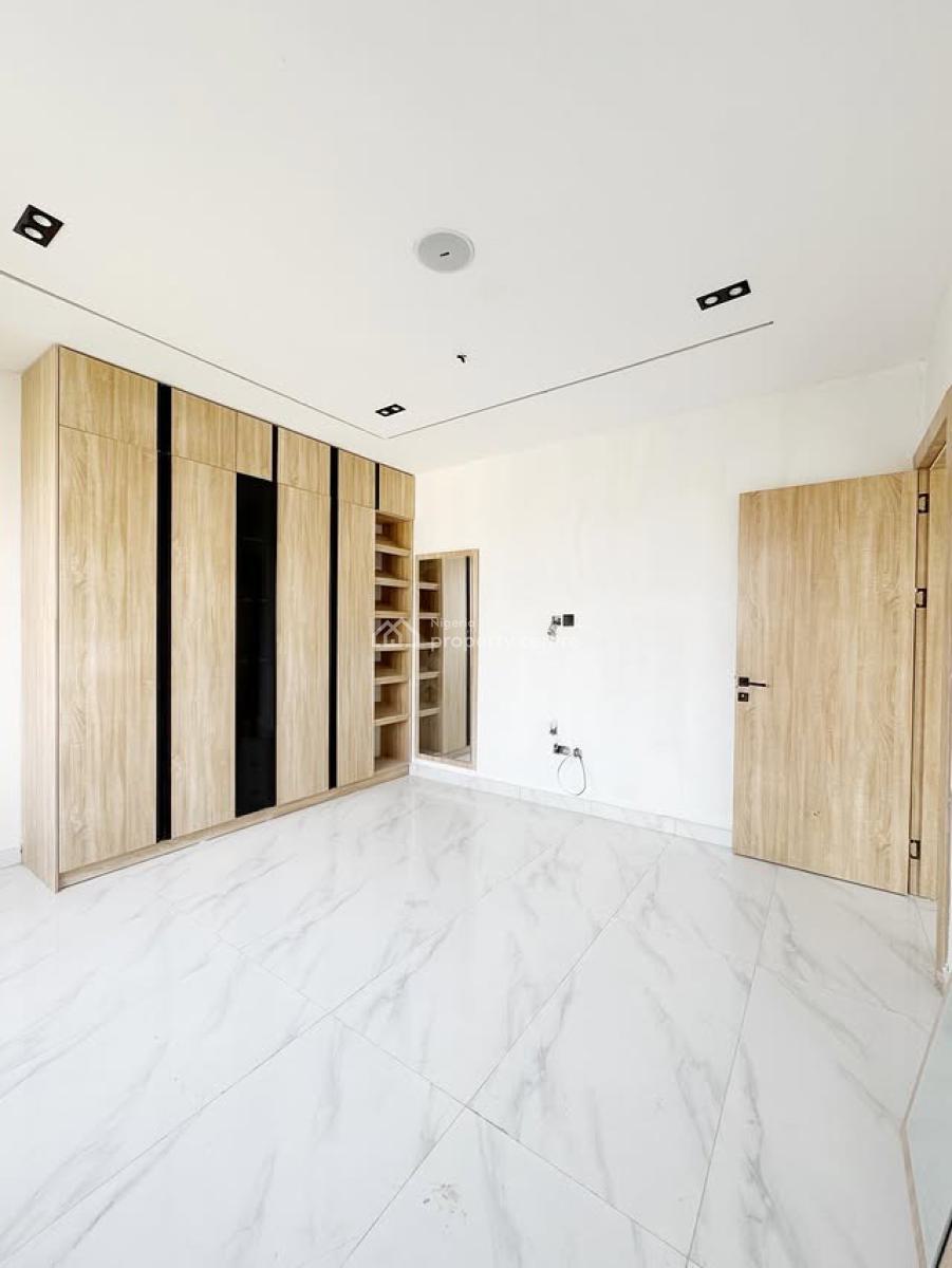 Stunning 2 Bedroom Apartment with Swimming Pool and Gym, Lekki Phase 1, Lekki Phase 1, Lekki, Lagos, Block of Flats for Sale