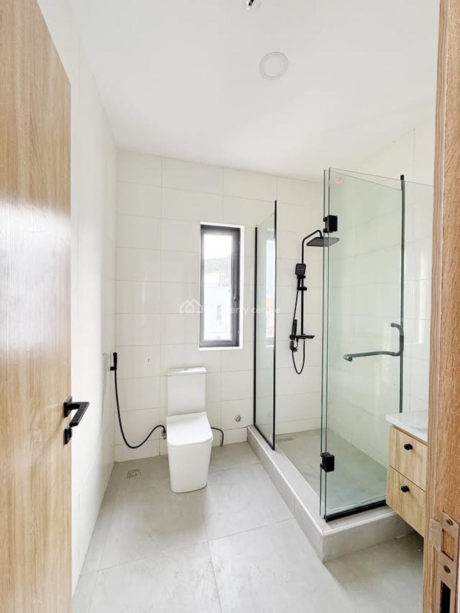 Stunning 2 Bedroom Apartment with Swimming Pool and Bq, Lekki Phase 1, Lekki Phase 1, Lekki, Lagos, Block of Flats for Sale