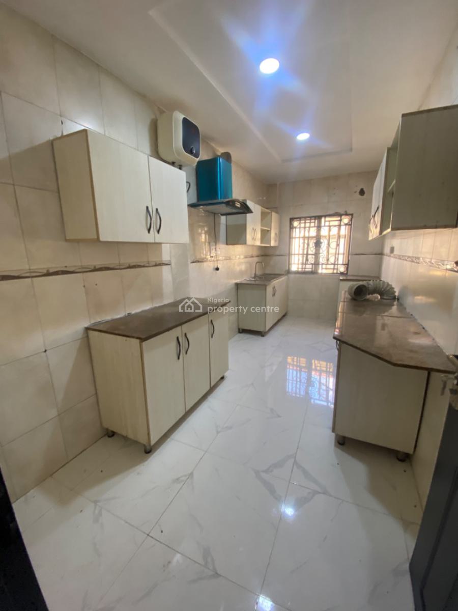 3 Bedroom Flat No Bq, Off Admiralty Way, Lekki Phase 1, Lekki, Lagos, Flat / Apartment for Rent
