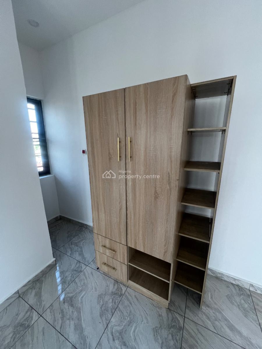 Clean Studio Apartment in an Accessible and Flood-free Area., Platinum Way, Ilasan, Osapa, Lekki, Lagos, Self Contain (single Rooms) for Rent