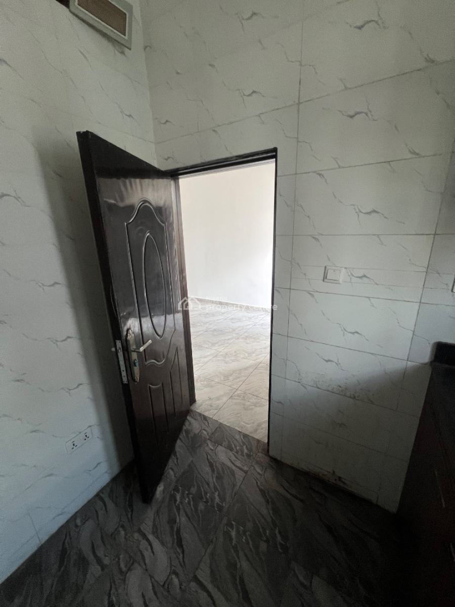 Clean Studio Apartment in an Accessible and Flood-free Area., Platinum Way, Ilasan, Osapa, Lekki, Lagos, Self Contain (single Rooms) for Rent