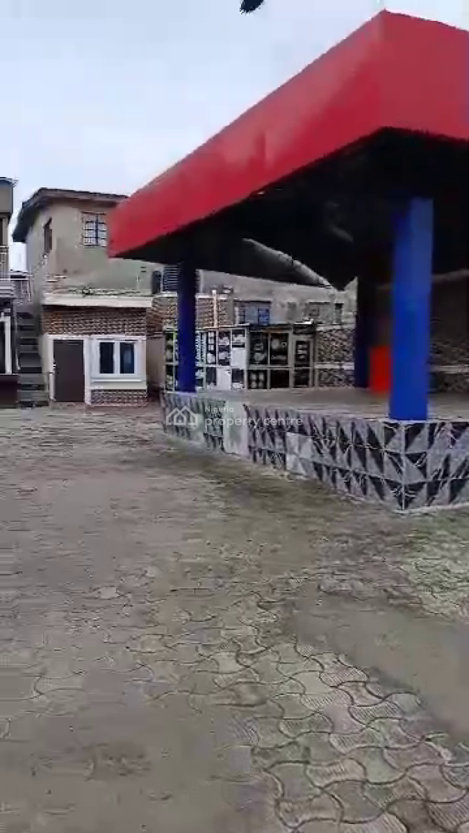 Resturant and Bar, Alimosho Bustop, Alimosho, Lagos, Restaurant / Bar for Sale