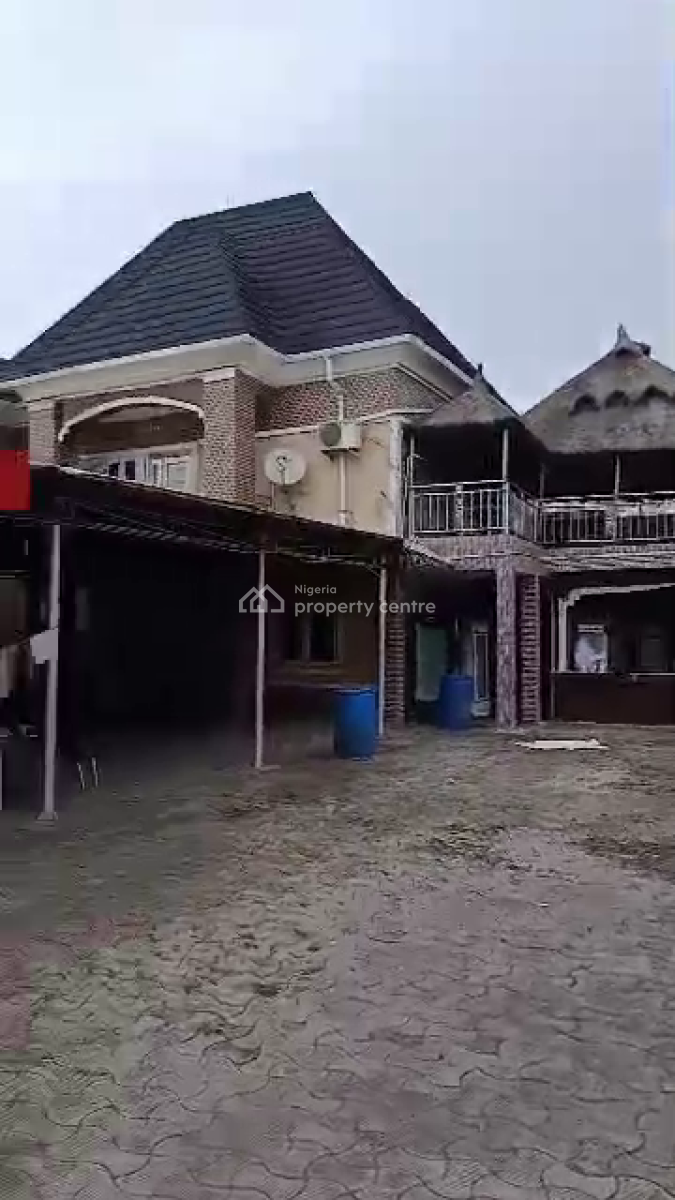 Resturant and Bar, Alimosho Bustop, Alimosho, Lagos, Restaurant / Bar for Sale