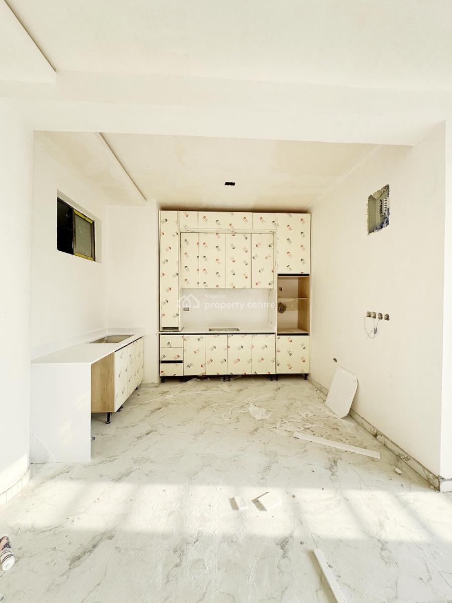 Lovely 2 Bedroom Apartment with Elevator, Chevron, Lekki, Lagos, Block of Flats for Sale