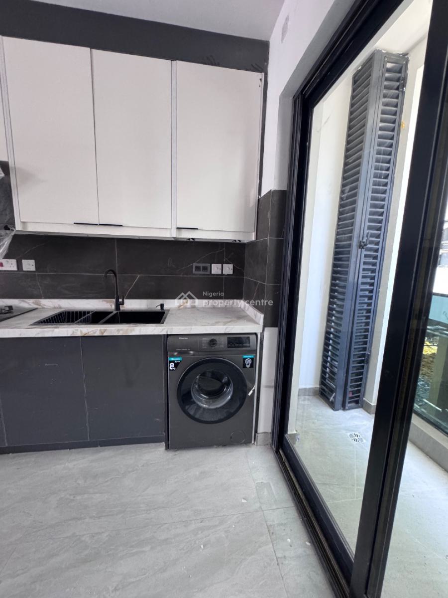 Luxury and Spacious 3 Bedroom Apartment, Less Than 5 Minutes Drive From Nike Art Gallery, Ikate Elegushi, Lekki, Lagos, Flat / Apartment for Sale