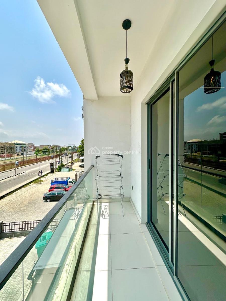 3-bedroom Waterfront Apartment with Snooker, Table Tennis, and Ps5 *av, Lekki Phase 1, Lekki, Lagos, Flat / Apartment Short Let