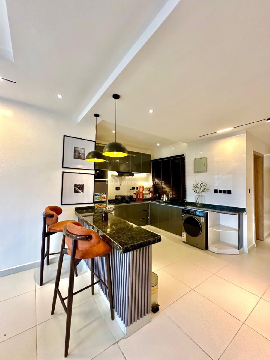 3-bedroom Waterfront Apartment with Snooker, Table Tennis, and Ps5 *av, Lekki Phase 1, Lekki, Lagos, Flat / Apartment Short Let
