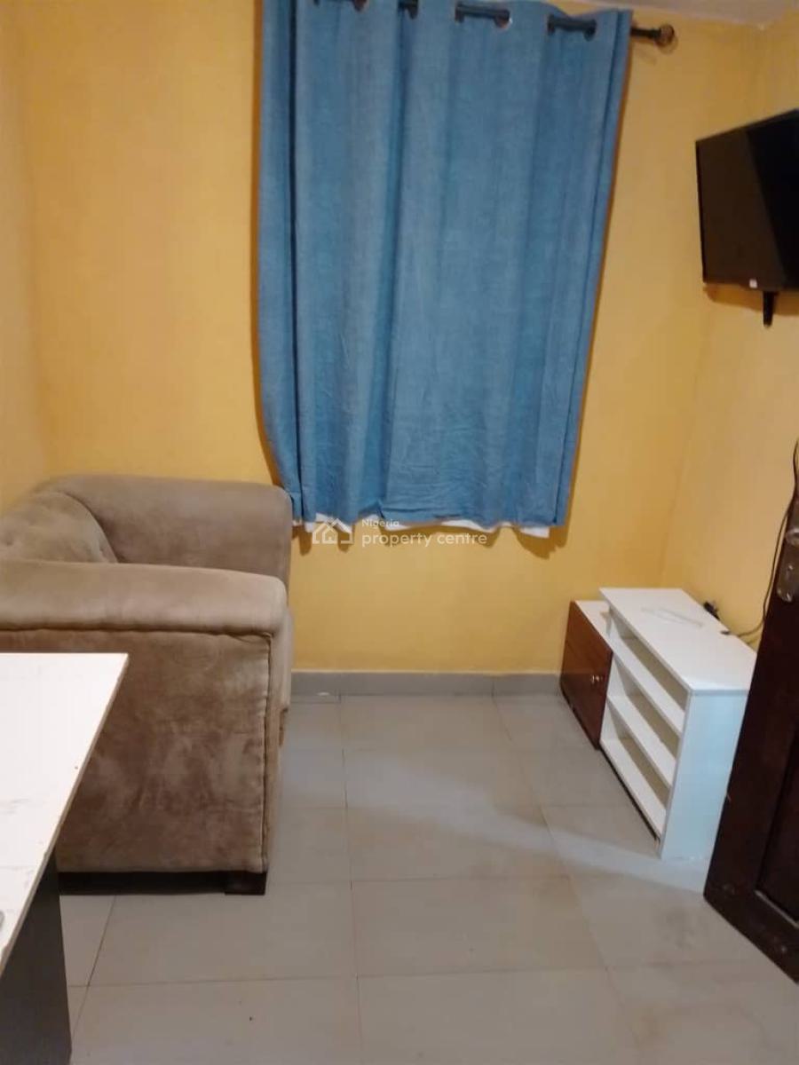 Furnished Bq with Specious Standard Kitchen, Behind Ap Filling Station, Ikate, Lekki, Lagos, Flat / Apartment for Rent
