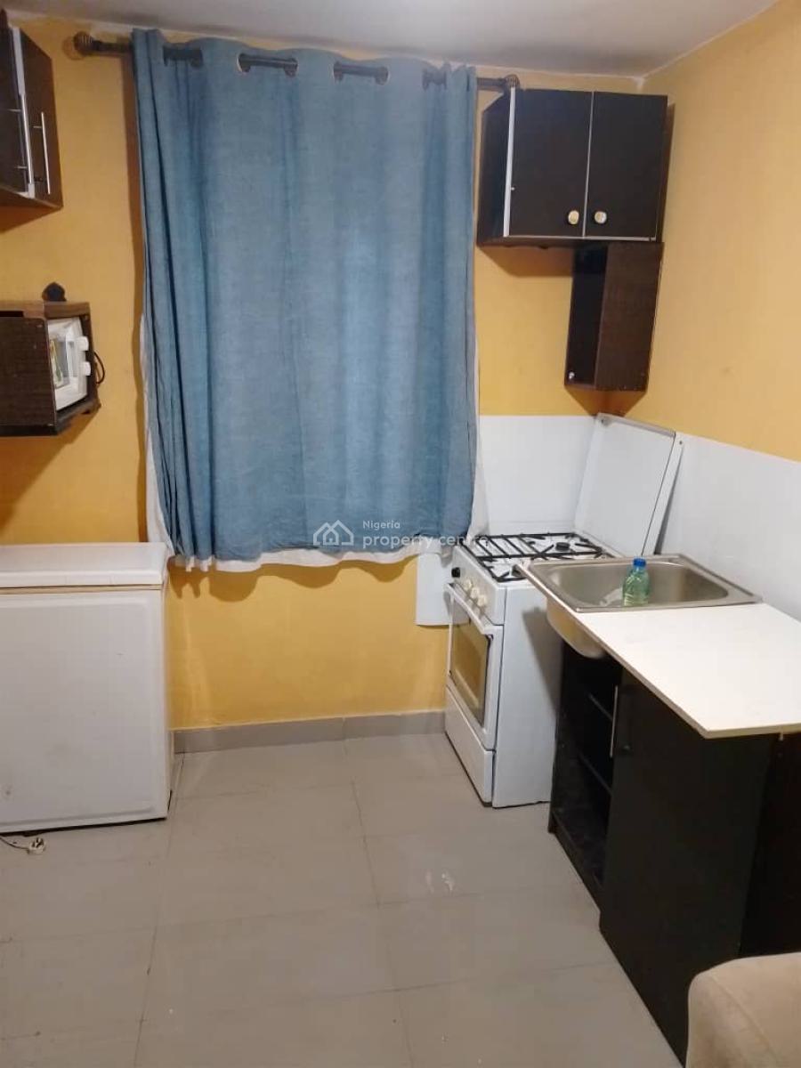 Furnished Bq with Specious Standard Kitchen, Behind Ap Filling Station, Ikate, Lekki, Lagos, Flat / Apartment for Rent