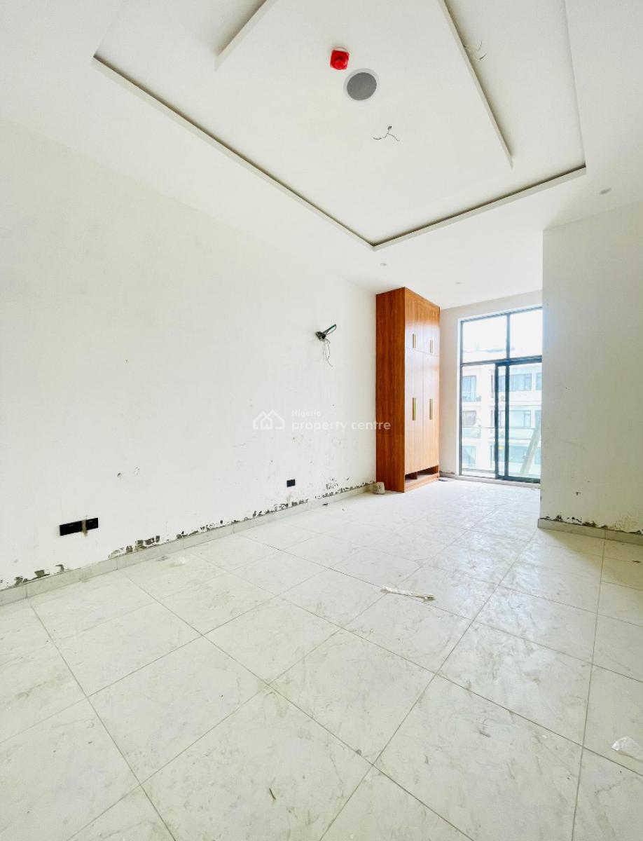 Luxurious 2 Bedroom Apartment in a Serene Environment, Lekki Phase 1, Lekki, Lagos, Flat / Apartment for Sale