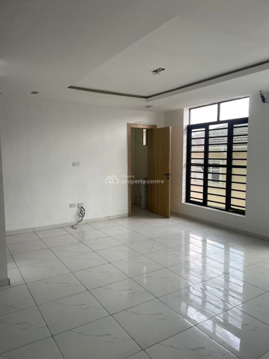 Stunning  and Well Structured 2 Bedroom Apartment, Lekki, Lagos, Block of Flats for Sale