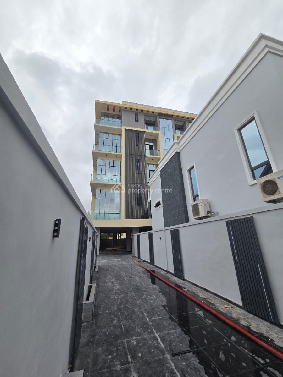 Exquisitely Finished  3 Bedroom Apartments, Lekki Phase 1, Lekki, Lagos, Block of Flats for Sale