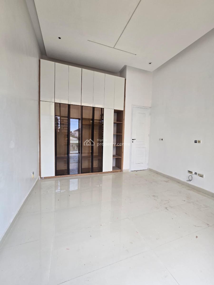 Exquisitely Finished  3 Bedroom Apartments, Lekki Phase 1, Lekki, Lagos, Block of Flats for Sale