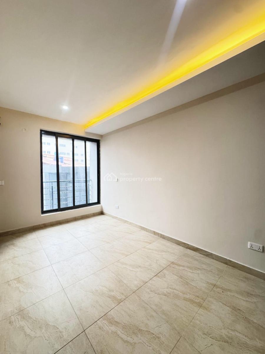 Lovely 3 Bedroom Apartment with Swimming Pool, Bq & Elevator, Lekki Phase 1, Lekki, Lagos, Block of Flats for Sale
