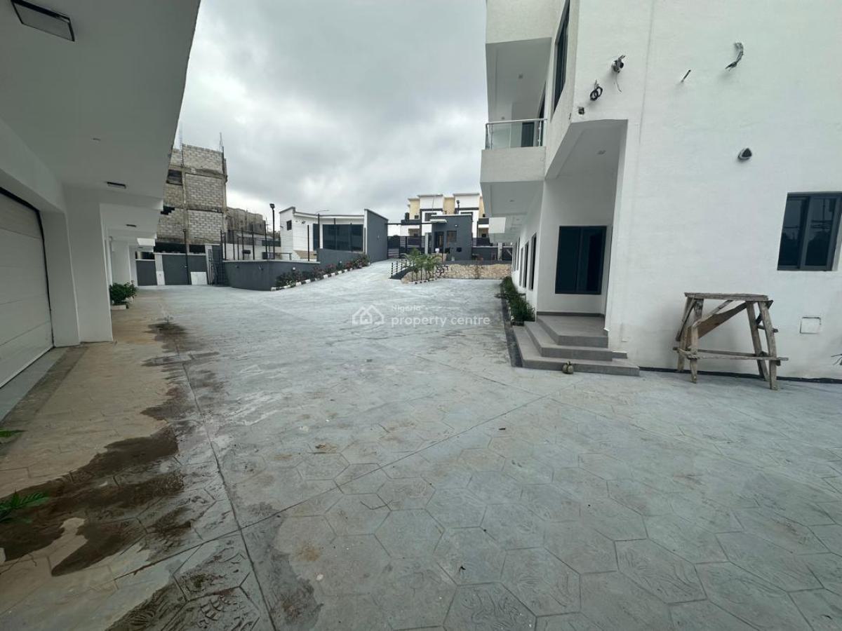 6 Units of 4 Bedrooms Duplexes +bqs+gym  House +play Ground, Guzape District, Abuja, Semi-detached Duplex for Sale