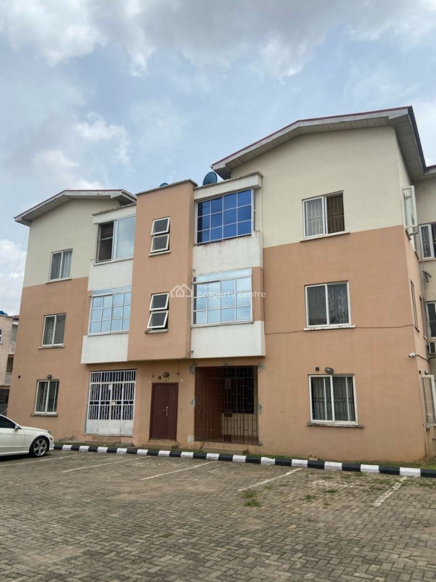Well Maintained 3 Bedroom Flat, Orchid Place Estate Shasha, Shasha, Alimosho, Lagos, Flat / Apartment for Sale