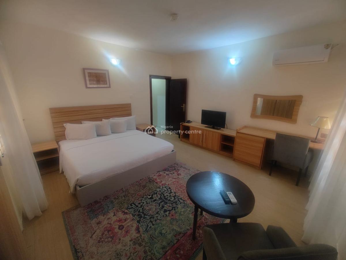a Good Spacious Serviced & Furnished 2 Bedroom Flat, Wuse 2, Abuja, Flat / Apartment Short Let